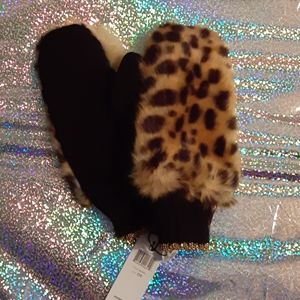 BCBGENERATION LEOPARD MITTENS